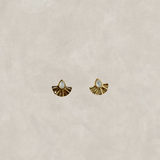 Iris Fan Pearl Stud